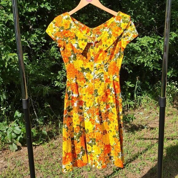 𝅺HANDMADE yellow floral short sleeve midi dress - Picture 10 of 14